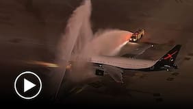 Avión de la selección brasileña es “bautizado” antes de su vuelo a la Copa del Mundo