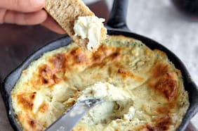 Dip de alcachofas con grana padano