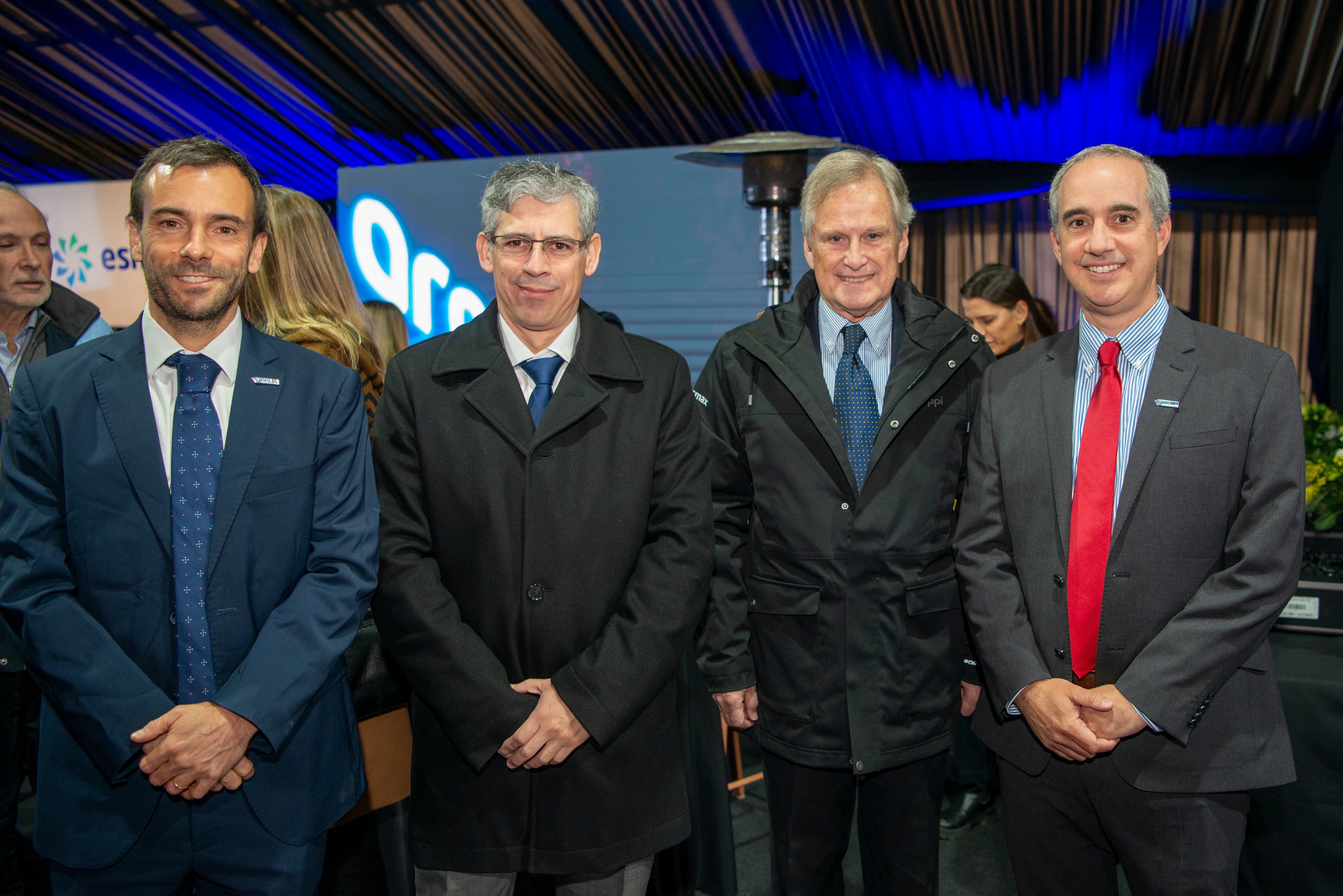 Claudio Morán, gerente Comercial de Puma; Mauricio Sepúlveda, gerente de Ingeniería de Esmax; Juan Juanet, director de Esmax y Cristián Puga, gerente general de Puma.