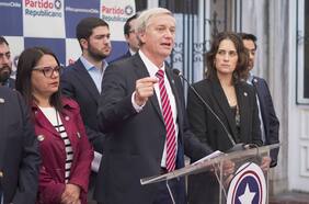 Kast exige salida de Laura Albornoz del directorio de ENAP y reitera “falta de prescindencia” del gobierno