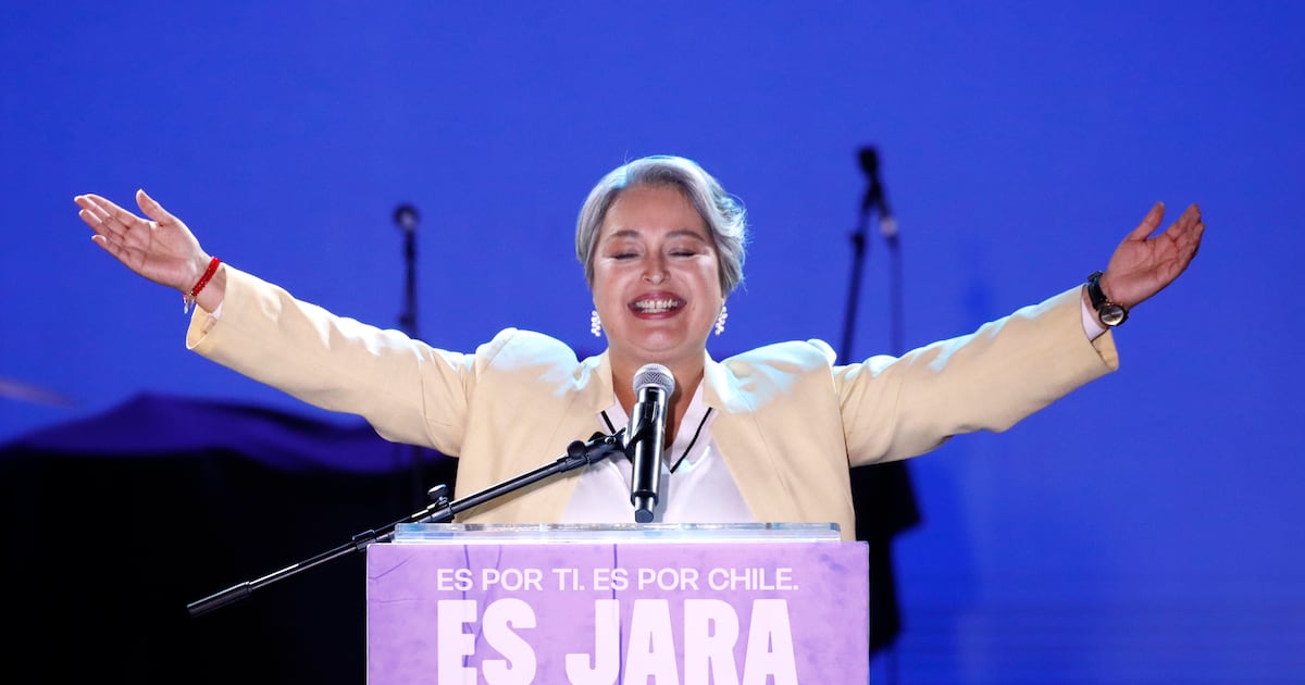La campaña de Jeannette Jara enfrenta un escenario complejo: ¿puede revertir la ventaja de Kast?: La apuesta de la izquierda entre la movilización y la resignación estratégica