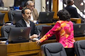 Vuelco en presunta denegación de viaje: Mesa de la Cámara Alta informa que nunca se solicitó a EE.UU. visa para el senador Núñez