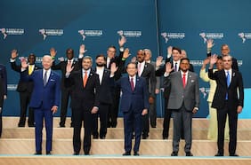 Columna de Moisés Naím: La Cumbre de las Américas y Michelle Bachelet en China