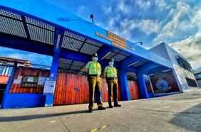 Bomberos acuartelados en Santiago y el aseguramiento de las rutas en La Araucanía: Los puntos rojos de la seguridad para el plebiscito