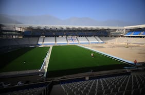 Claro Arena de la UC sigue sin luz verde: las observaciones que mantiene Las Condes a días de nuevo intento de reapertura