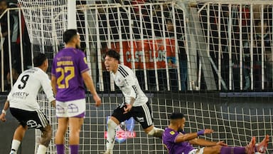 Colo Colo también sabe remontar: vence a Deportes Concepción y mantiene su buen pasar en la Copa de la Liga