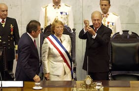 La historia oculta de la década socialista (2000-2010): La Constitución del 2005