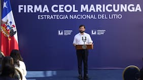 Gobierno firma nuevo contrato de operación de litio del Salar de Maricunga
