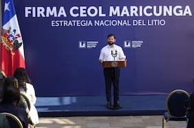 Gobierno firma nuevo contrato de operación de litio del Salar de Maricunga