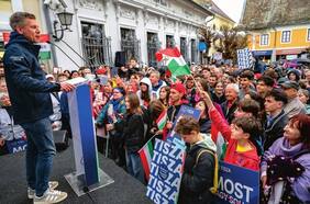 Tras 16 años de gobierno de Orbán, Hungría vota por Peter Magyar para primer ministro