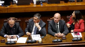 Diputados opositores afirman que medidas aprobadas en el Congreso por alza de combustibles son “miserables” e “insuficientes”