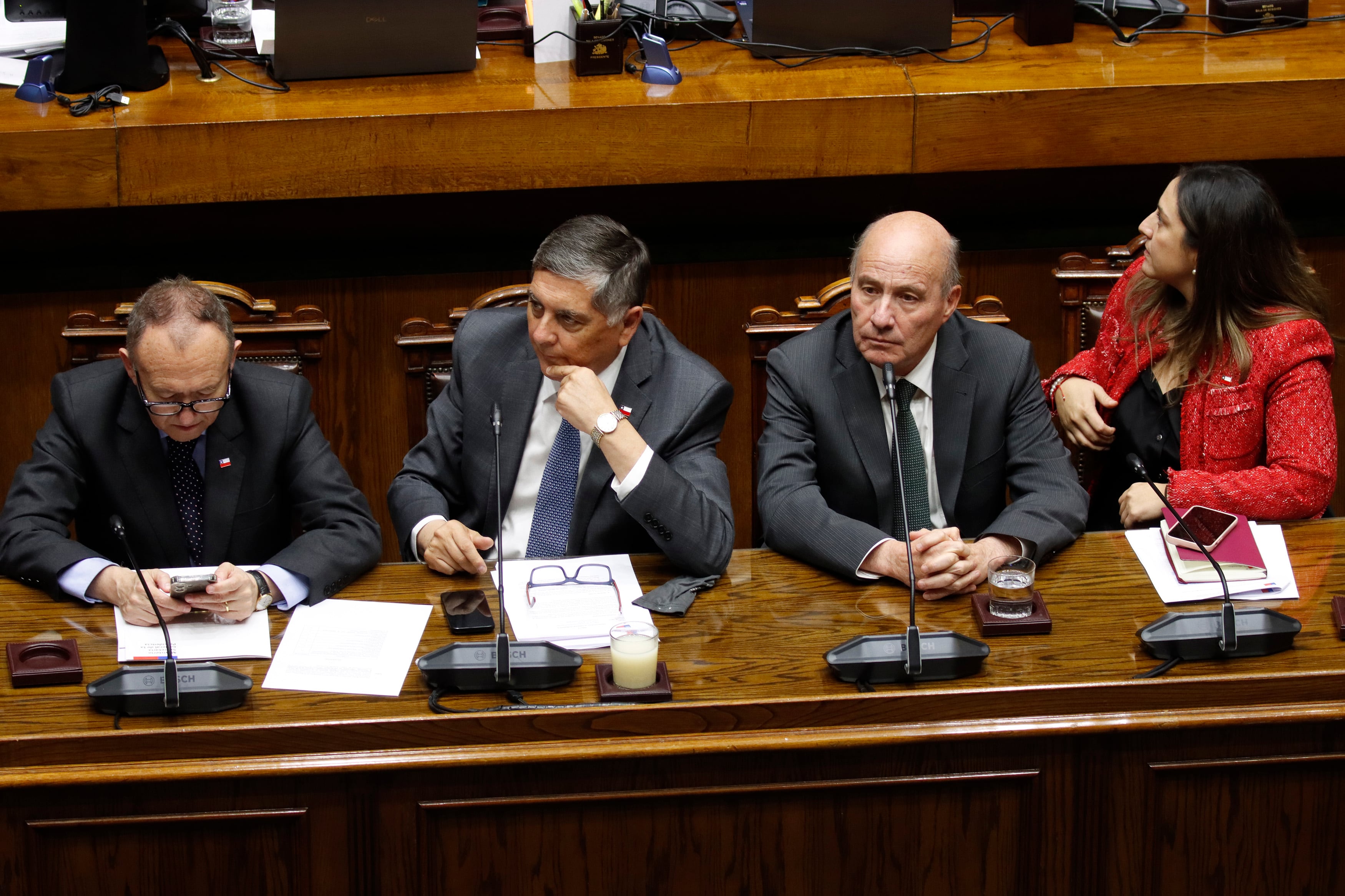 Diputados opositores afirman que medidas aprobadas en el Congreso por alza de combustibles son “miserables” e “insuficientes”