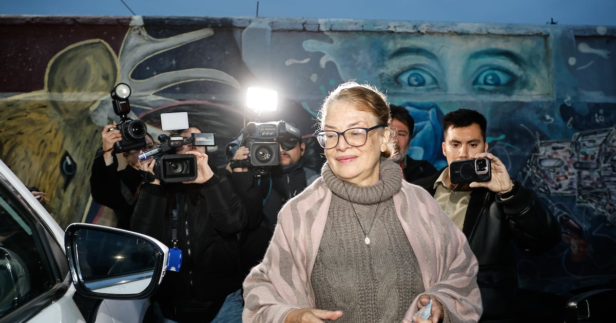 Ángela Vivanco sale de prisión preventiva tras 133 días e insiste en su inocencia: “Quiero defenderme en un juicio justo” - La Tercera