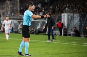 El duro castigo que recibieron el árbitro y el asistente del polémico gol no cobrado a La Calera ante Colo Colo