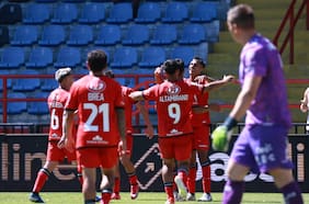 Con un doblete de Altamirano: Huachipato barre a Everton en Talcahuano