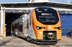 Nuevo accidente ferroviario en España: Maquinista de tren descarrilado muere tras caída de un muro de contención