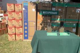 Sujetos realizan encerrona a camión en Ruta 5 Sur: fueron detenidos cuando descargaban 27 refrigeradores en Puente Alto