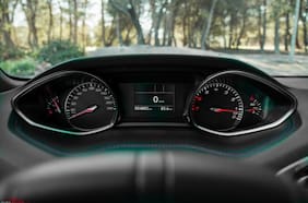 Escasez de microchips obliga a reutilizar la tecnología análoga