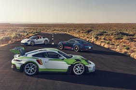 Buzz, Woody y Jessie: los personajes de Toy Story 5 se convierten en tres Porsche 911