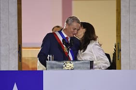 Descifra: 51% ve señal de austeridad en que Kast viva en La Moneda y 49% quiere rol protagónico de la primera dama