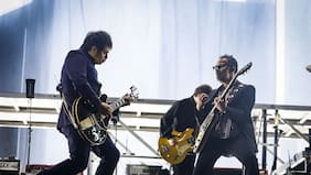 Los Bunkers a todo volumen con un rotundo show eléctrico hacen historia en Lollapalooza