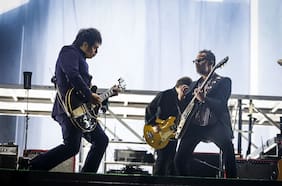 Los Bunkers a todo volumen con un rotundo show eléctrico hacen historia en Lollapalooza