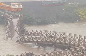 Reportan caída de puente Curanipe en la Región del Maule