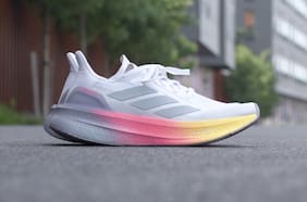 Estas zapatillas son para correr pero dan ganas de llevarlas a una fiesta