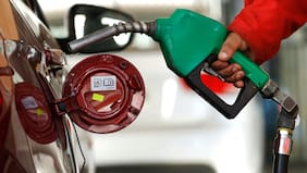 ¿Sube o baja la bencina? Revisa el precio del combustible para los próximos días