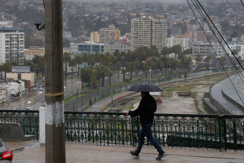 Rain in Valparaiso