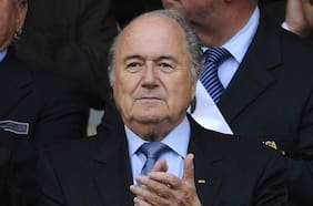Blatter reaparece y fustiga a Infantino: “Si un país le niega la entrada a un árbitro, el Mundial no debe ser en ese país”