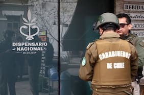 Pareja de exministra Mara Sedini es investigado en causa por dispensarios de marihuana