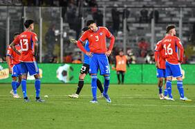 Sigue en caída libre: la Roja vuelve a desplomarse en el ranking FIFA