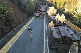 MOP, Ejército y Municipalidad de Zapallar instalan puente mecano para restablecer conectividad en Ruta E-462 por socavón