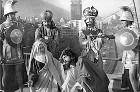 Así se celebraba Pascua en el siglo pasado: inéditas fotos muestran cómo ha evolucionado la Semana Santa