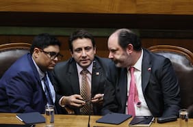 Proyecto de Sala Cuna se posterga y Yeomans (FA) cierra acuerdo de la oposición con el PDG para presionar al gobierno
