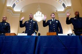 Presidente Biden promulga ley que condecora a policías que defendieron el Capitolio