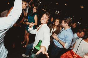 ¿Un nuevo amor de verano? Llega a Chile nueva app de citas para los solteros