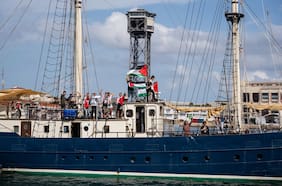 Quiénes son las chilenas que viajan en la flotilla humanitaria que fue abordada por el ejército israelí