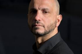 Jorge Carrión, autor español: “El enemigo no son las IA o los robots, sino los hombres y mujeres que toman decisiones”