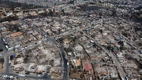 A dos años del megaincendio en Valparaíso, autoridades entrantes y salientes se enfrentan por cifras de reconstrucción