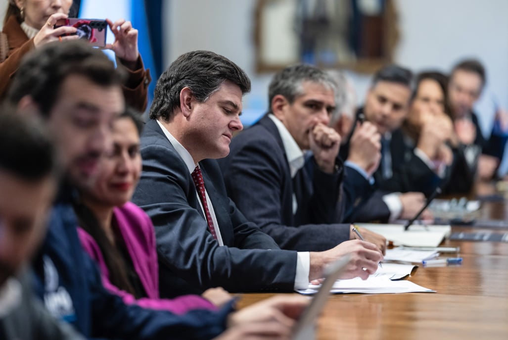 Fórmula de Hacienda para compensar a los municipios divide a los alcaldes y tensiona discusión en el Senado