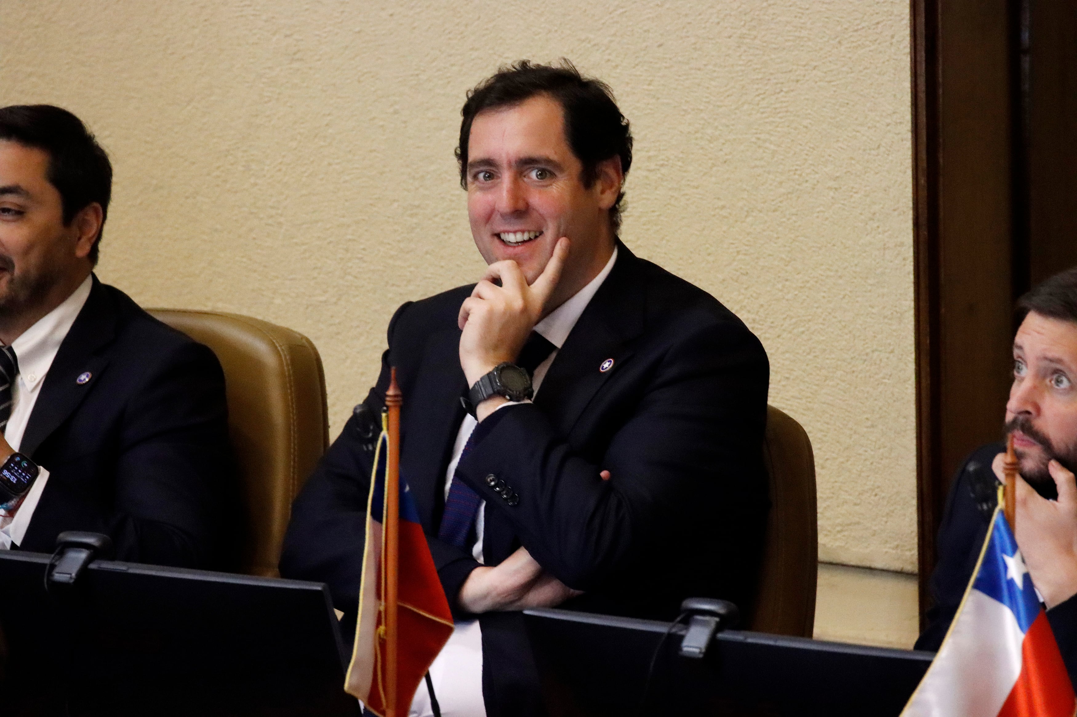 Kunstmann hace autocrítica ante directiva republicana y emprende plan para demostrar que no trabaja solo media semana