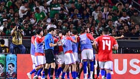 Una definición de túnel y otra ajustada: los goles de Maximiliano Gutiérrez y Vicente Pizarro para la Roja ante México