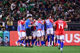 Una definición de túnel y otra ajustada: los goles de Maximiliano Gutiérrez y Vicente Pizarro de Chile ante México