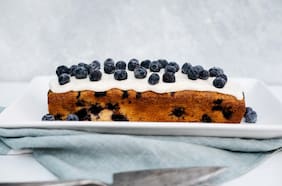 Cómo hacer queque de arándanos y frosting de queso crema