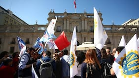 Reajuste público: gobierno afirma que salarios no se congelan y gremios anticipan piso para negociación de noviembre