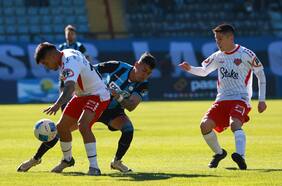 Jaime García tambalea: Ñublense aprovecha un grosero error para imponerse sobre Huachipato y profundizar su crisis