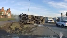 Volcamiento de taxibús en autopista Talcahuano-Concepción deja seis lesionados: conductor quedó detenido