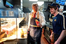 Yelp desactiva reseñas de McDonald’s donde Donald Trump sirvió papas fritas
